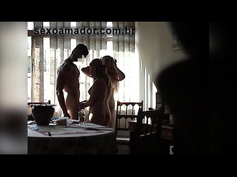 ❤️ Tugann cairde gnéis cuireadh d'fhear ollmhór agus do thriúr in éineacht leis Porn uainn ga.mysexgamer.ru ❌️❤